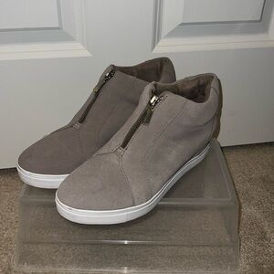 Blondo waterproof Glenda sneaker booties